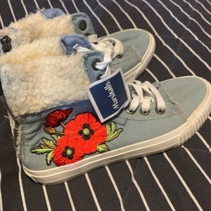 Blowfish Malibu Sneakers Size 6 1/2 NWT